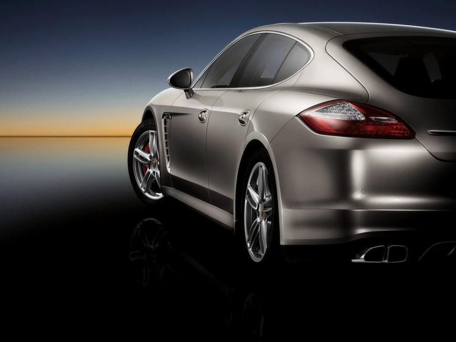  Porsche Panamera Turbo 2009 года  (фото 7 из 14)